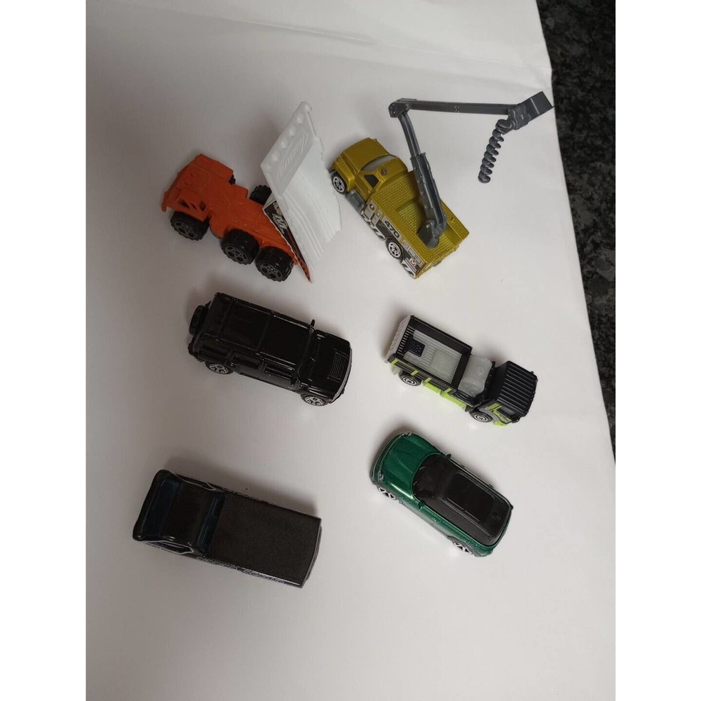 Matchbox 2001 - 2018 Cars and Trucks and Mattel Thailand 1967 Deora 1 Christmas